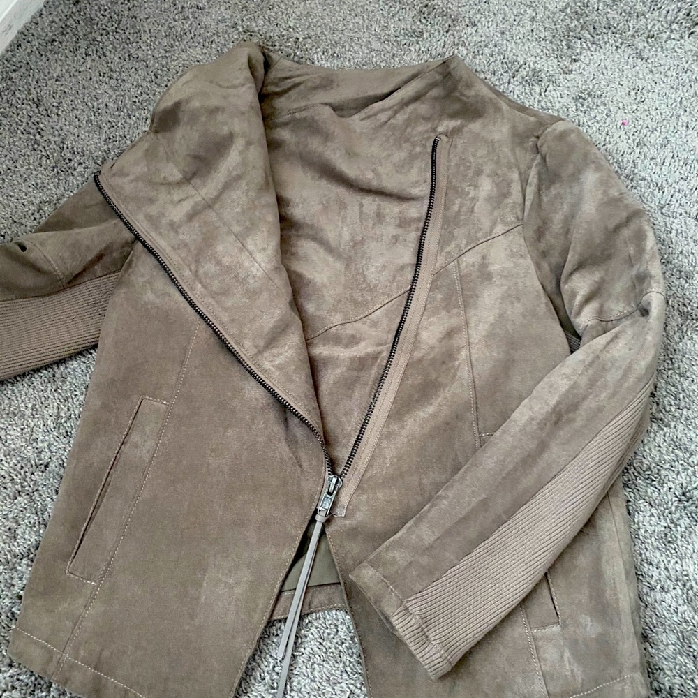 Light Jacket - Picture 2 of 4